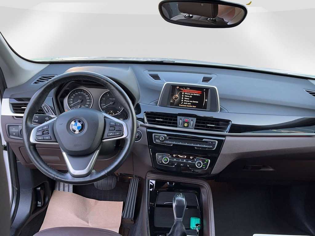 BMW  18d xDrive