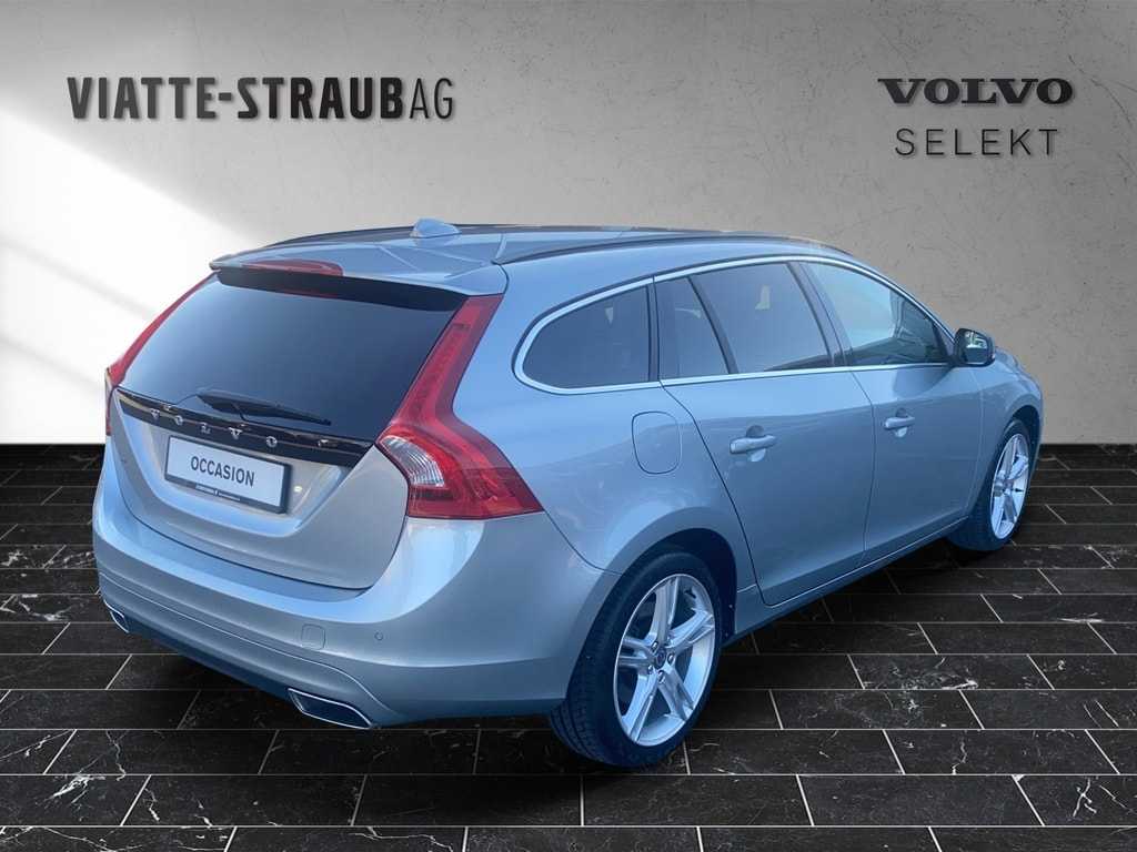 Volvo  2.0 D4 Momentum S/S