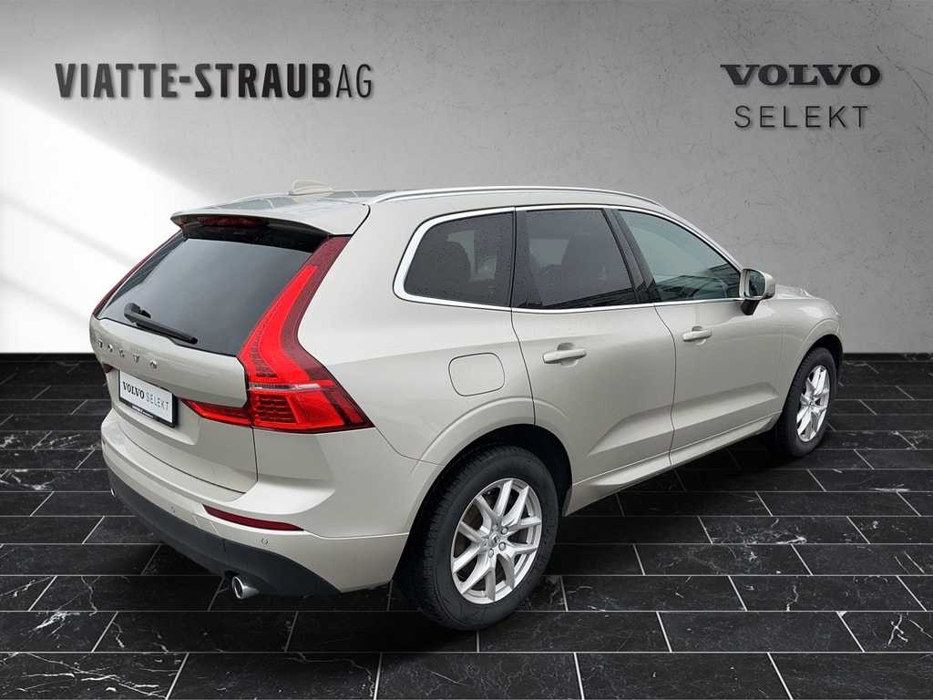 Volvo  2.0 D4 Momentum AWD