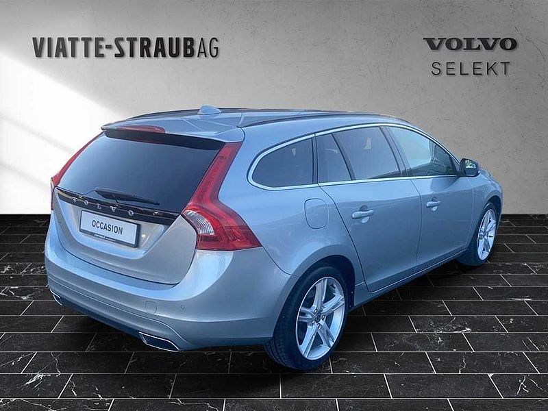Volvo  2.0 D4 Momentum S/S