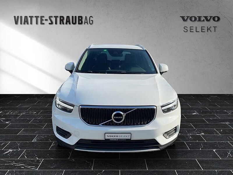 Volvo  1.5 T3 Momentum
